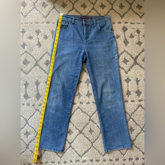 Gloria Vanderbilt Amanda Petite Jeans - Picture 5 of 10